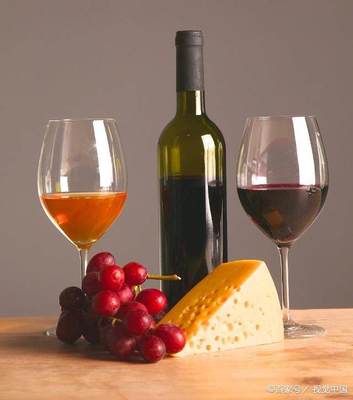 法式餐酒交融 法國(guó)葡萄酒與餐飲文化的靈魂對(duì)話